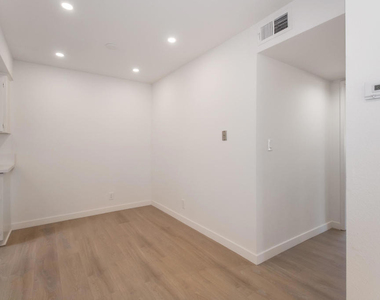 1169 Rosedale Avenue - Photo Thumbnail 4