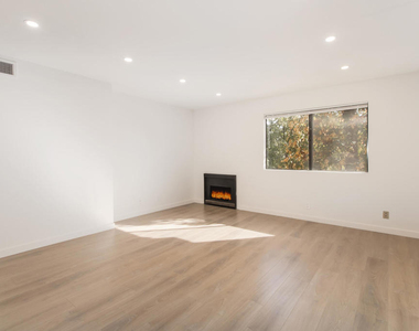 1169 Rosedale Avenue - Photo Thumbnail 2