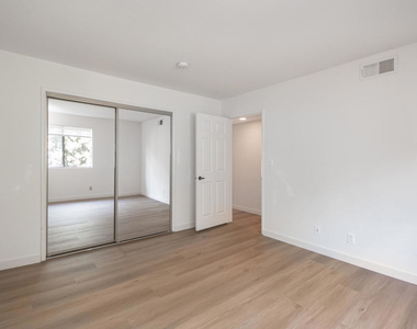 1169 Rosedale Avenue - Photo Thumbnail 10