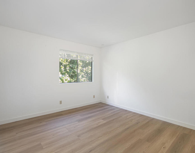 1169 Rosedale Avenue - Photo Thumbnail 9