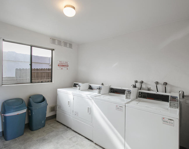 1169 Rosedale Avenue - Photo Thumbnail 17