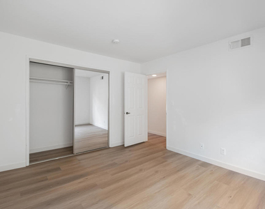 1169 Rosedale Avenue - Photo Thumbnail 8