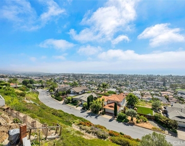3921 Calle Real - Photo Thumbnail 9