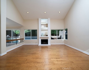 34 Columbus - Photo Thumbnail 5
