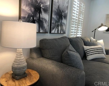 2252 Etiwanda Street - Photo Thumbnail 4