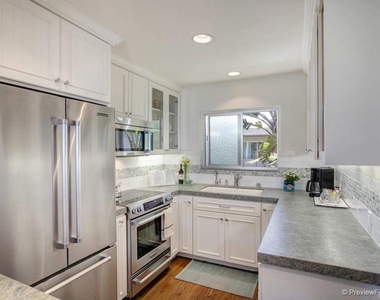 155 15th St - Photo Thumbnail 3