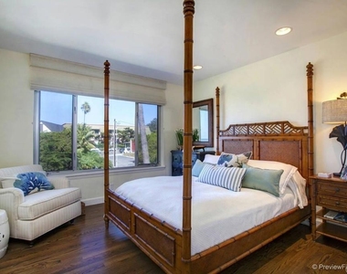 155 15th St - Photo Thumbnail 9