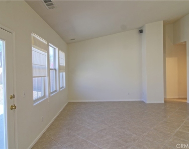 28422 Belleterre Avenue - Photo Thumbnail 7