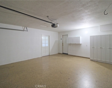 28422 Belleterre Avenue - Photo Thumbnail 15