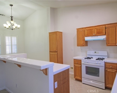 28422 Belleterre Avenue - Photo Thumbnail 5