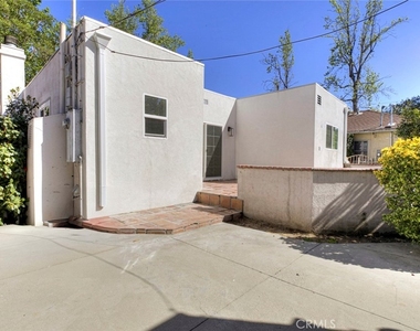 5709 Beck Avenue - Photo Thumbnail 25