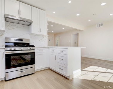 5709 Beck Avenue - Photo Thumbnail 9