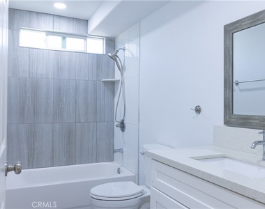9310 Pace Avenue - Photo Thumbnail 9