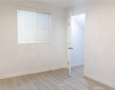 9310 Pace Avenue - Photo Thumbnail 12
