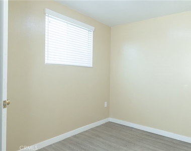 9310 Pace Avenue - Photo Thumbnail 11