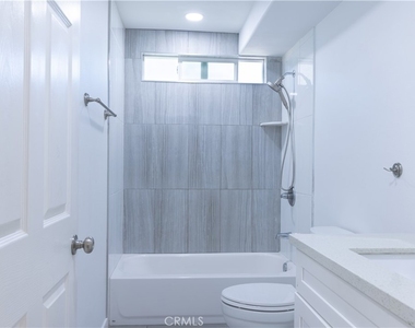 9310 Pace Avenue - Photo Thumbnail 8