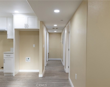 9310 Pace Avenue - Photo Thumbnail 5