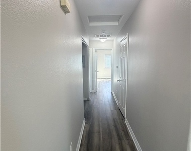215 N Spruce Avenue - Photo Thumbnail 4