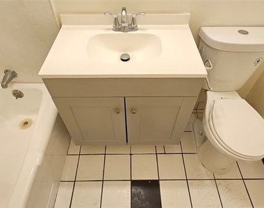 206 N Park View Street - Photo Thumbnail 2
