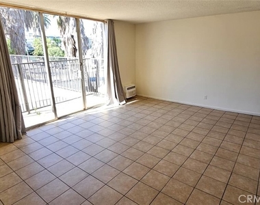 206 N Park View Street - Photo Thumbnail 12