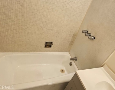 206 N Park View Street - Photo Thumbnail 3
