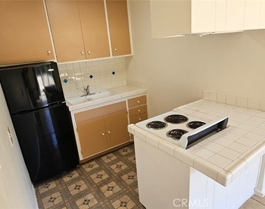 206 N Park View Street - Photo Thumbnail 1