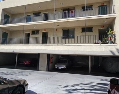 206 N Park View Street - Photo Thumbnail 20