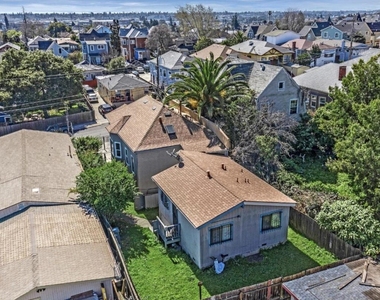 2422 E 24th Street - Photo Thumbnail 3