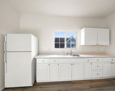 203 Bissell Ave - Photo Thumbnail 1