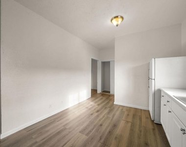 203 Bissell Ave - Photo Thumbnail 3