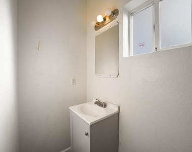 203 Bissell Ave - Photo Thumbnail 15