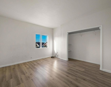 203 Bissell Ave - Photo Thumbnail 4