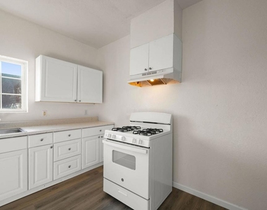 203 Bissell Ave - Photo Thumbnail 2