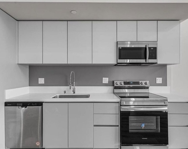 825 S Coronado Street - Photo Thumbnail 5