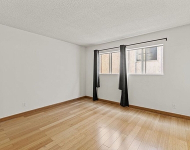 1033 6th Street - Photo Thumbnail 11