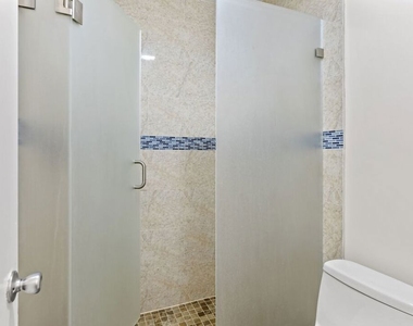 1033 6th Street - Photo Thumbnail 4