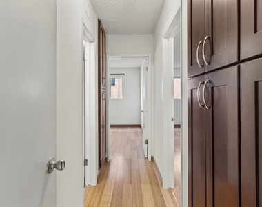1033 6th Street - Photo Thumbnail 10