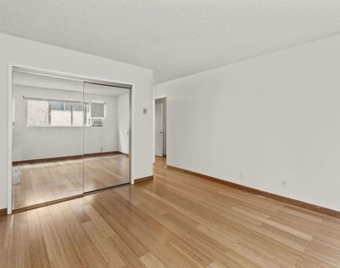 1033 6th Street - Photo Thumbnail 2