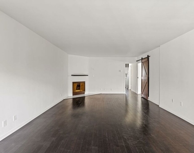 1033 6th Street - Photo Thumbnail 11