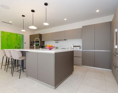 510 Leslie Lane - Photo Thumbnail 8