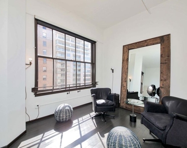 1645 N Vine Street - Photo Thumbnail 20