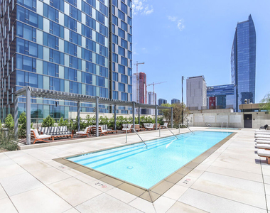 889 S Francisco Street - Photo Thumbnail 29