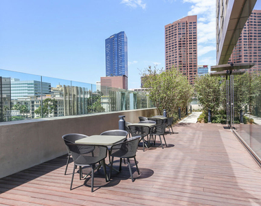 889 S Francisco Street - Photo Thumbnail 23