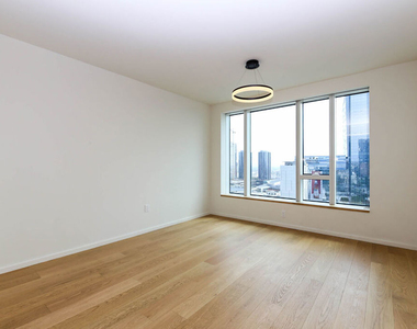 889 S Francisco Street - Photo Thumbnail 6