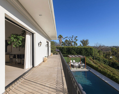 6110 Merritt Drive - Photo Thumbnail 10