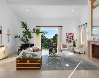 6110 Merritt Drive - Photo Thumbnail 6