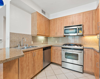267 S San Pedro Street - Photo Thumbnail 11