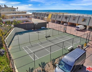 11770 Pacific Coast Highway - Photo Thumbnail 25