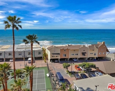 11770 Pacific Coast Highway - Photo Thumbnail 17