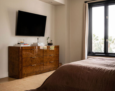 1424 N Crescent Heights Boulevard - Photo Thumbnail 13